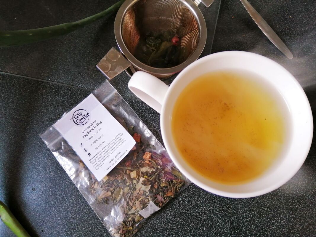 A loose leaf tea review - Very Craftea's Chcoc Mint Roobois, Blood Orange tisane, Earl Grey with orange blossom and Divine Elixir tea.